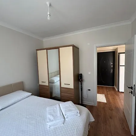 Luxury Apartment *